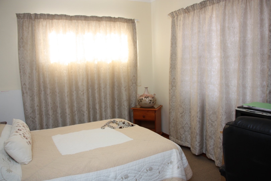 2 Bedroom Property for Sale in Langenhovenpark Free State